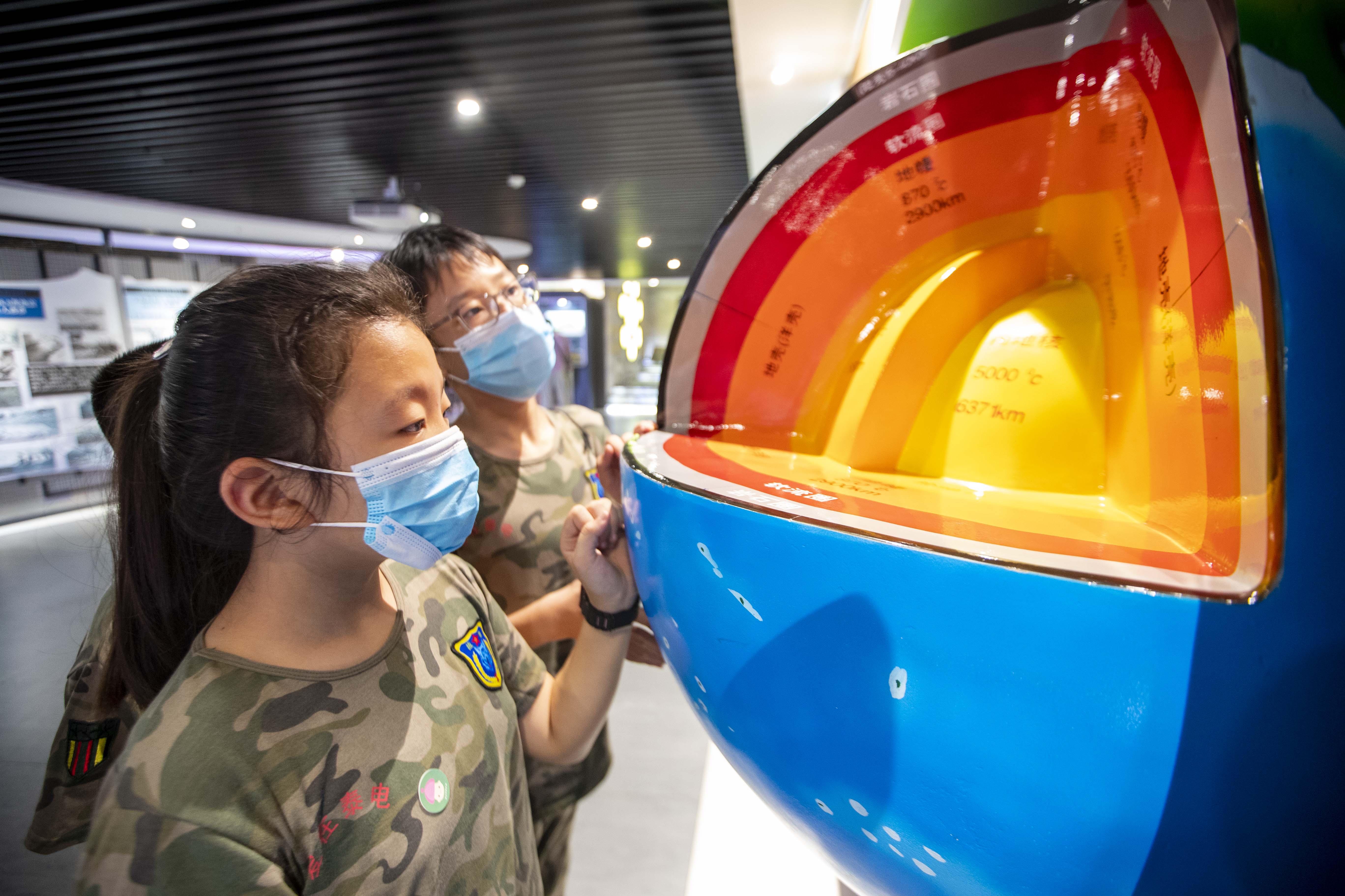 江苏泰州科技馆里感知科学魅力