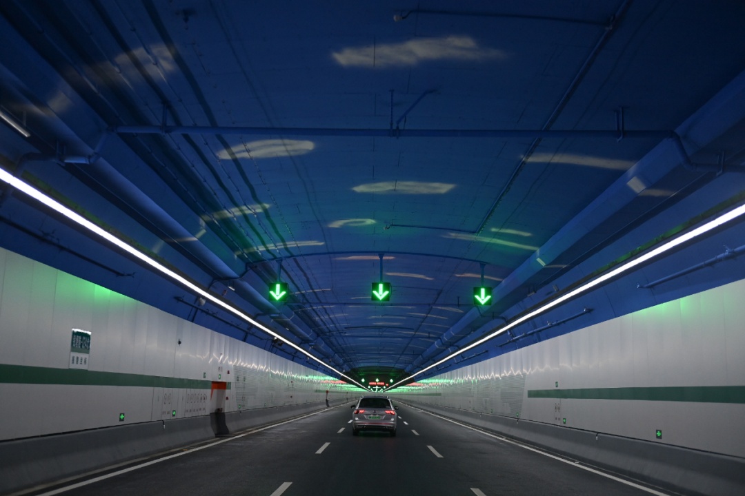杭州钱塘过江隧道建成通车