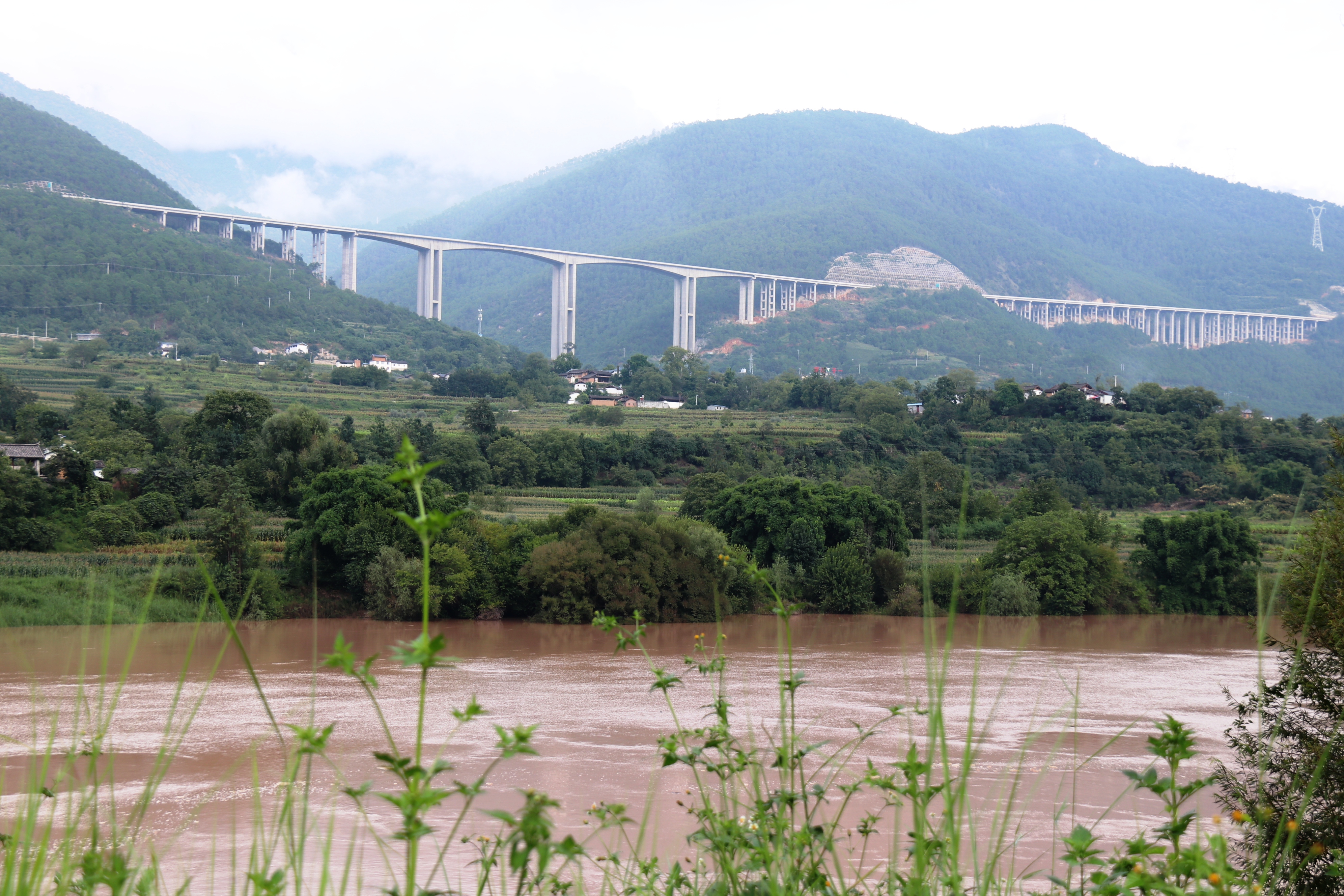 迪庆“三路同框”李竞若摄 (5).jpg