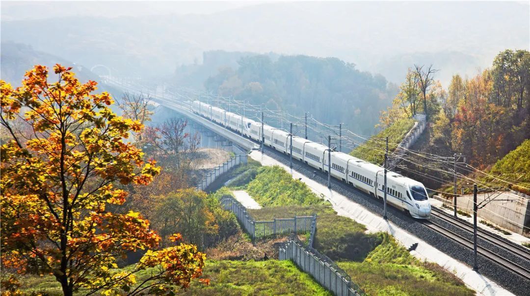 沿着这条高铁线路 看吉林绝美秋景