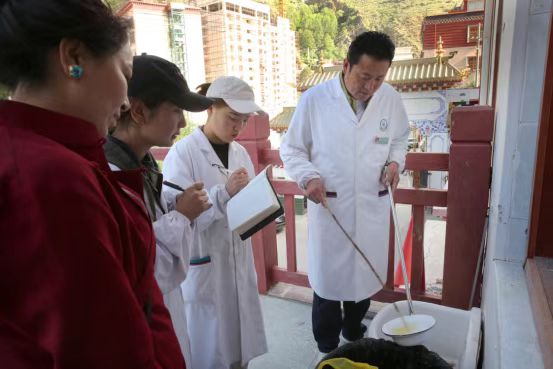 1668565273445919.jpeg 藏医药人才培养。成都高新区(简阳市)第六批对口支援工作队供图.jpeg