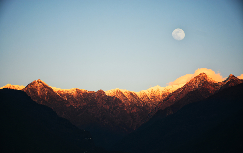 1672889915300492.jpg 3苍山顶上日月同辉奇观。杨木华摄.jpg