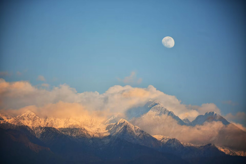 1672889928208963.jpg 4苍山顶上日月同辉奇观。杨木华摄.jpg