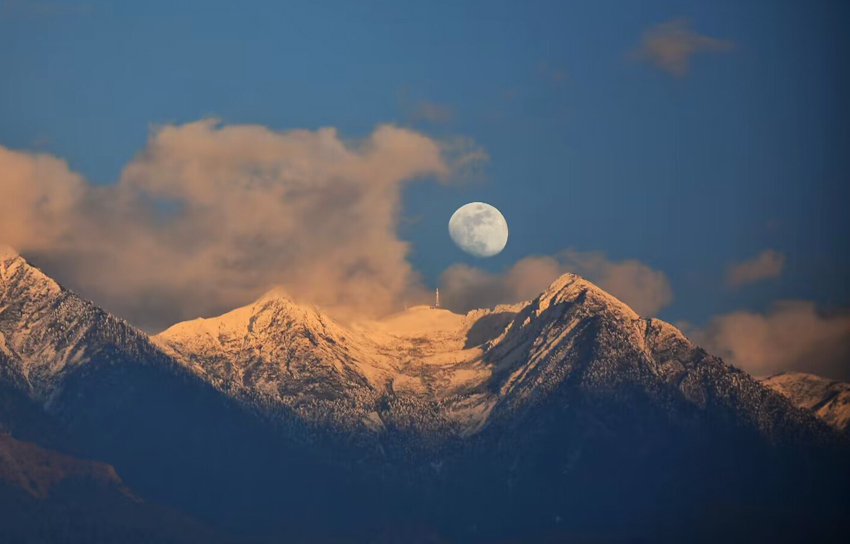 1672889938320752.jpg 5苍山顶上日月同辉奇观。杨木华摄.jpg