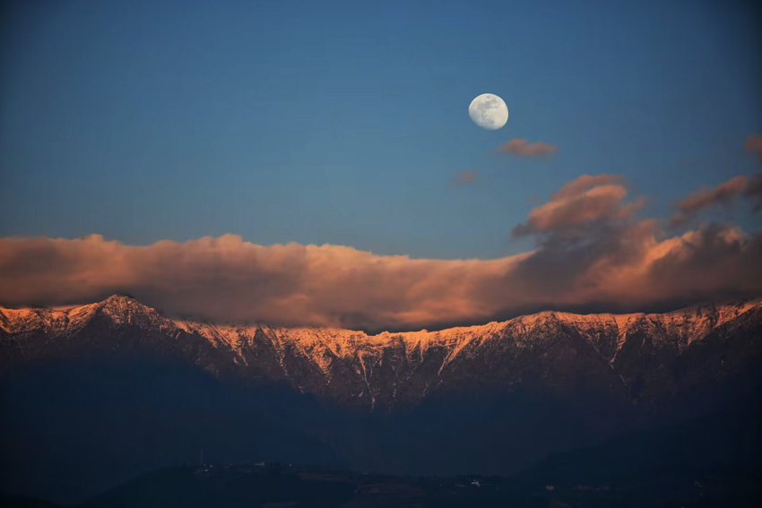 1672889947541029.jpg 6苍山顶上日月同辉奇观。杨木华摄.jpg