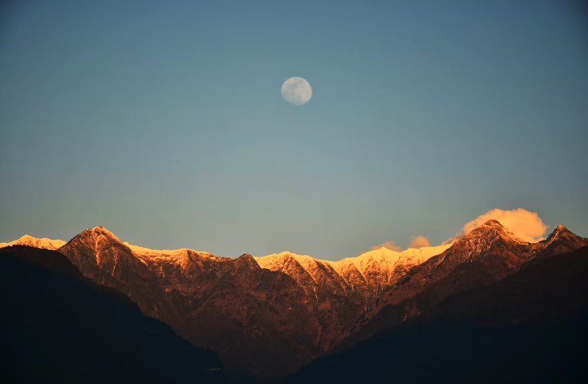 1672889980761410.jpg 9苍山顶上日月同辉奇观。杨木华摄.jpg