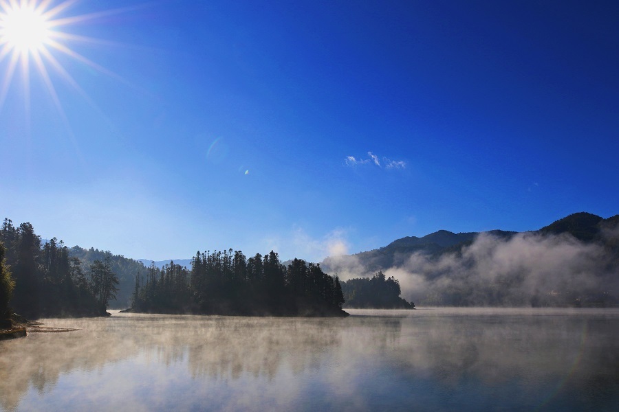 1675822604852115.jpg 龙陵小黑山保护区及其周边区生境(蚌渺湖) 郁云江摄.jpg