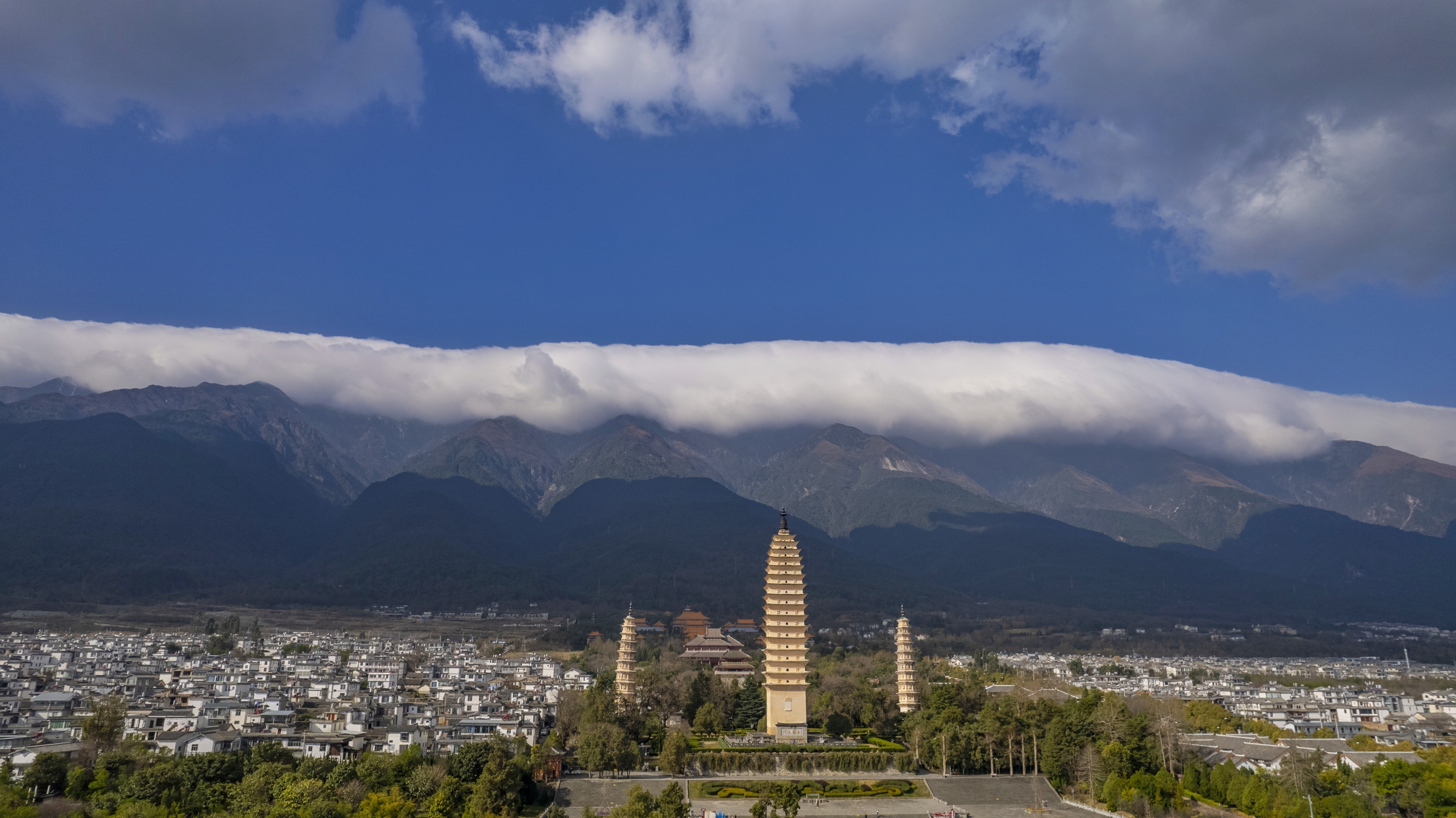 图3 2月11日，云南大理苍山顶出现“云被”景观。（嬴光万 摄）.jpg