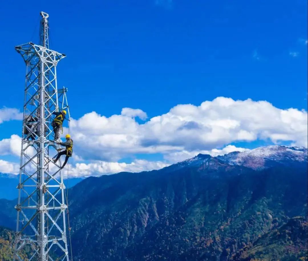 1681195855675762.jpg 5.2022年5月11日,南方电网独龙江乡35千伏联网工程正式投运,结束独龙江乡电力孤网运行历史,为接续奋斗乡村振兴的独龙族再添新动能。(南方电网微信公众号) (2).jpg