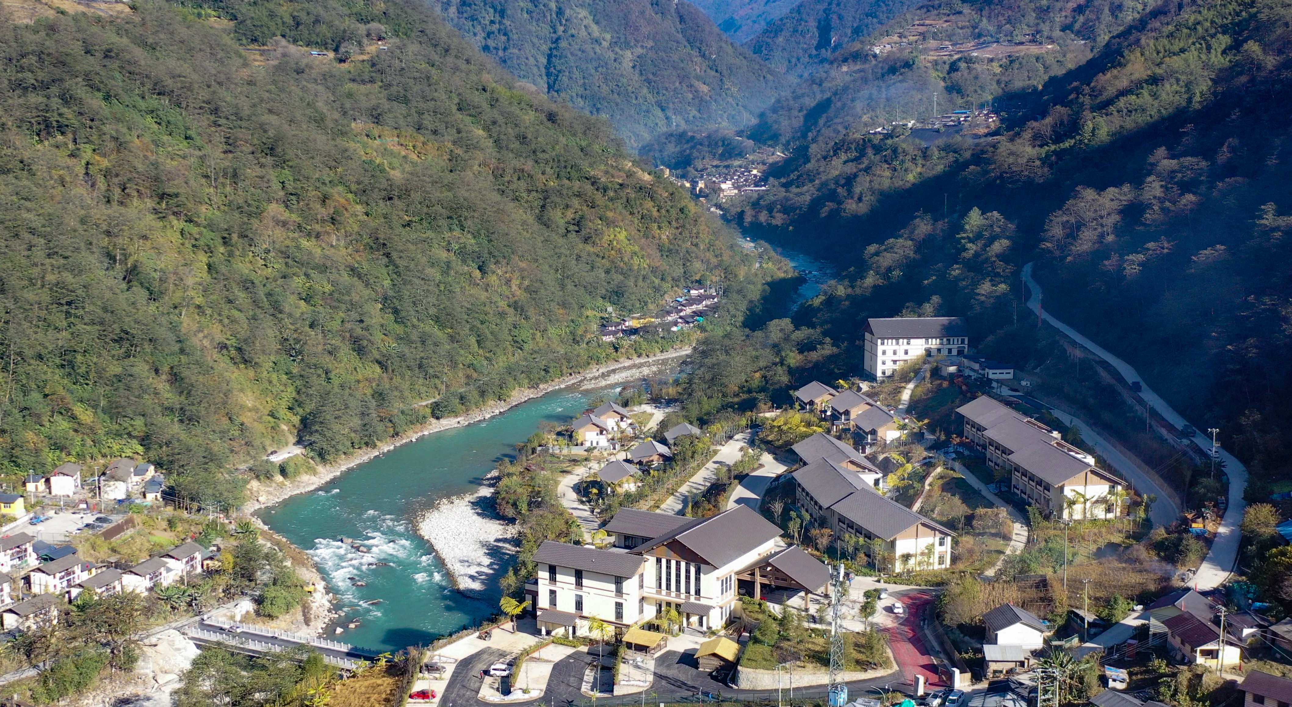 1681195923317353.jpg 13.独龙江天境酒店.jpg