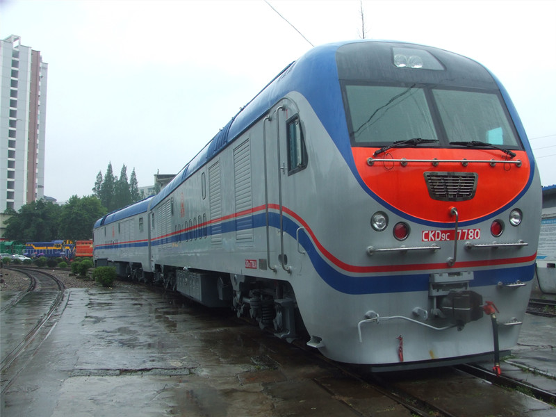 中车资阳公司出口哈萨克斯坦机车 (4).JPG
