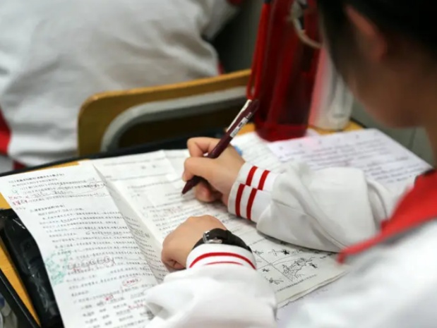 高考,诠释了一种奋斗方式_人民日报