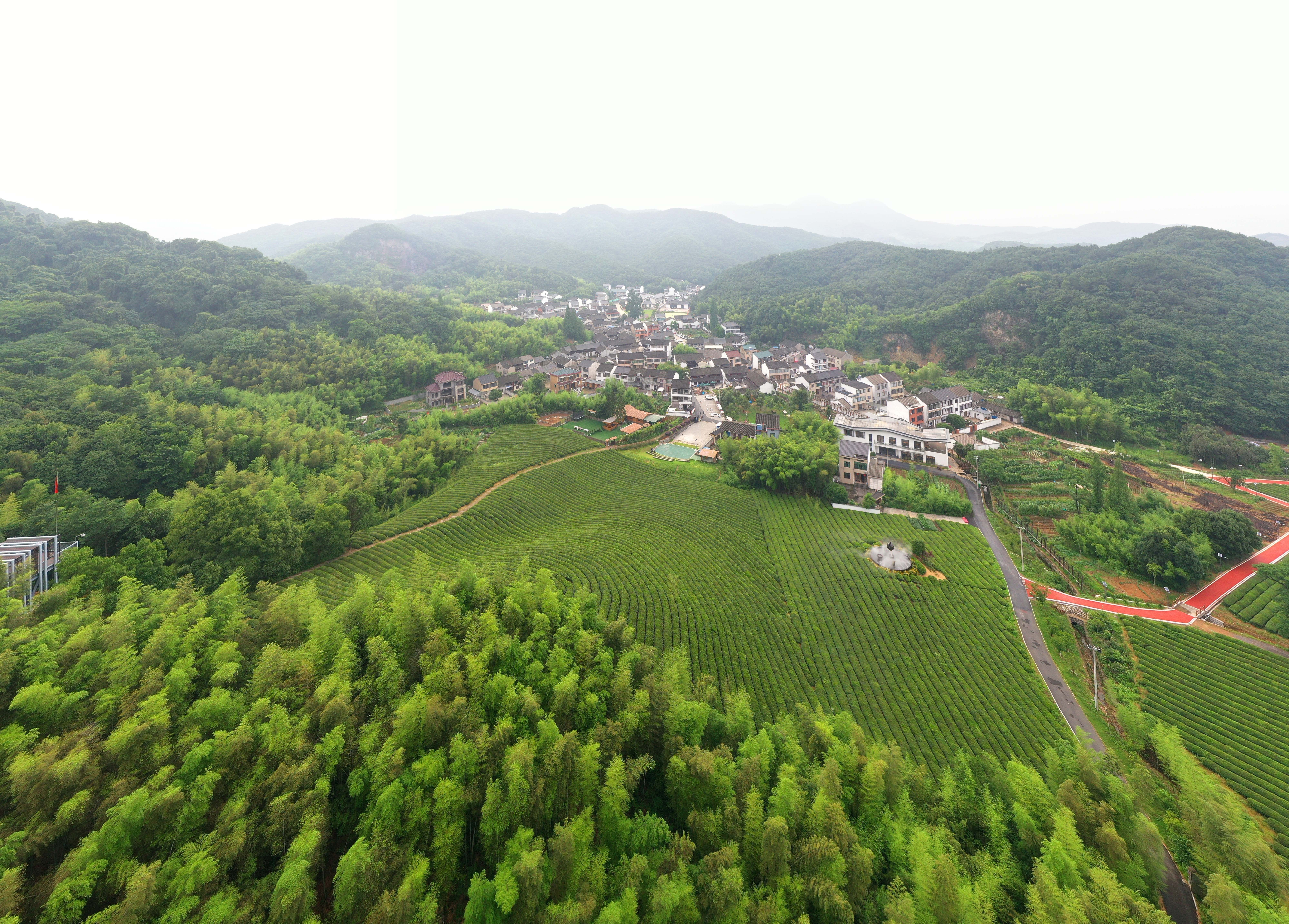 11、绍兴鉴湖街道坡塘村远眺.jpg