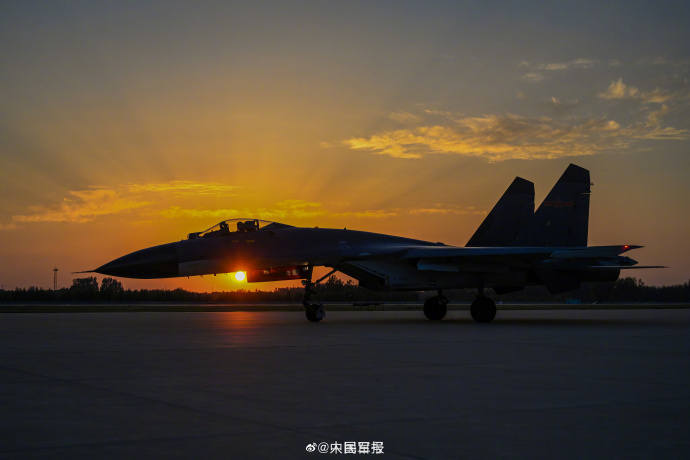 0033ImPzly1hfhkxg984pj66dc48we8902.jpg?x-oss-process=style/w10