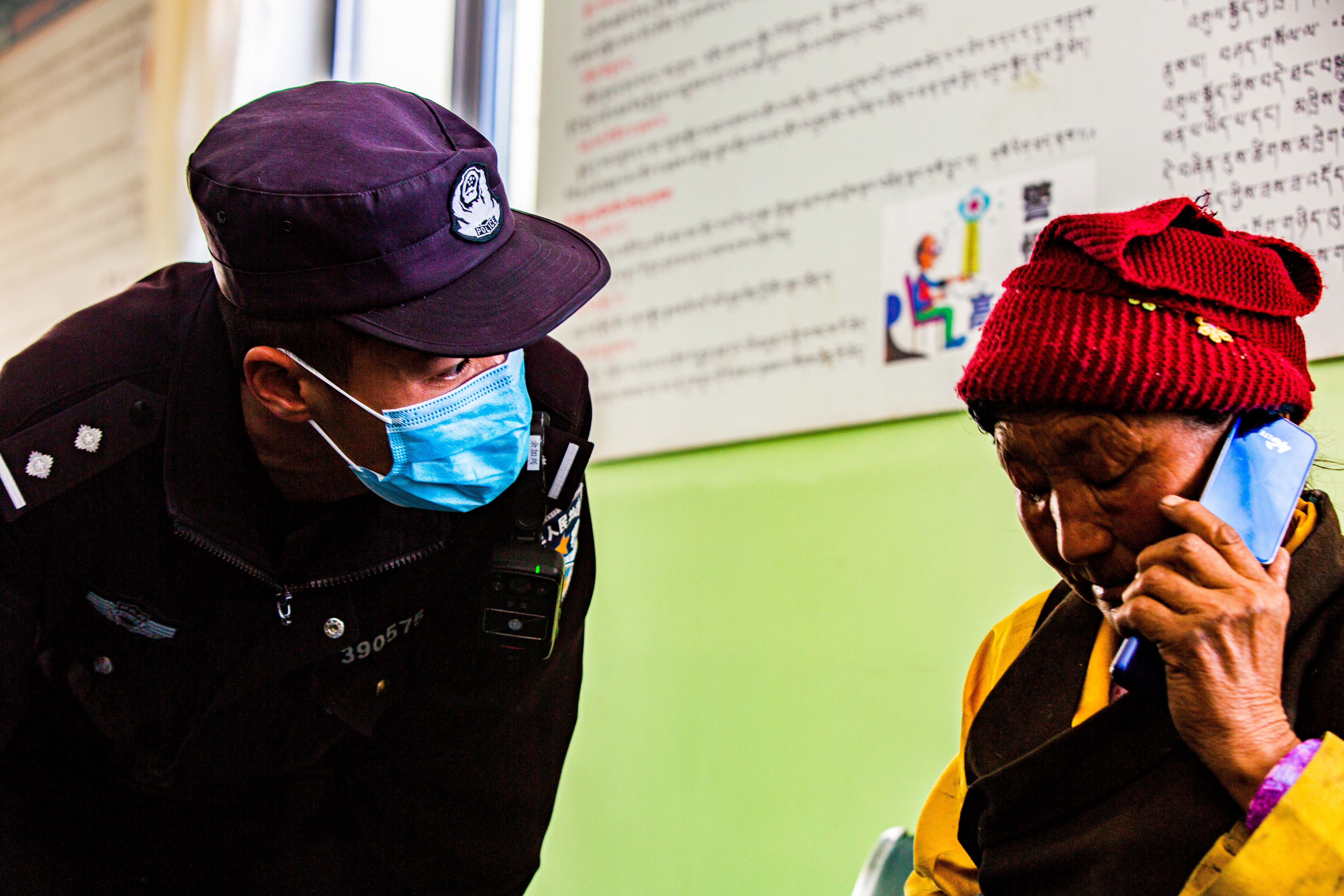 《母亲的牵挂》叶轶 摄-7.jpg