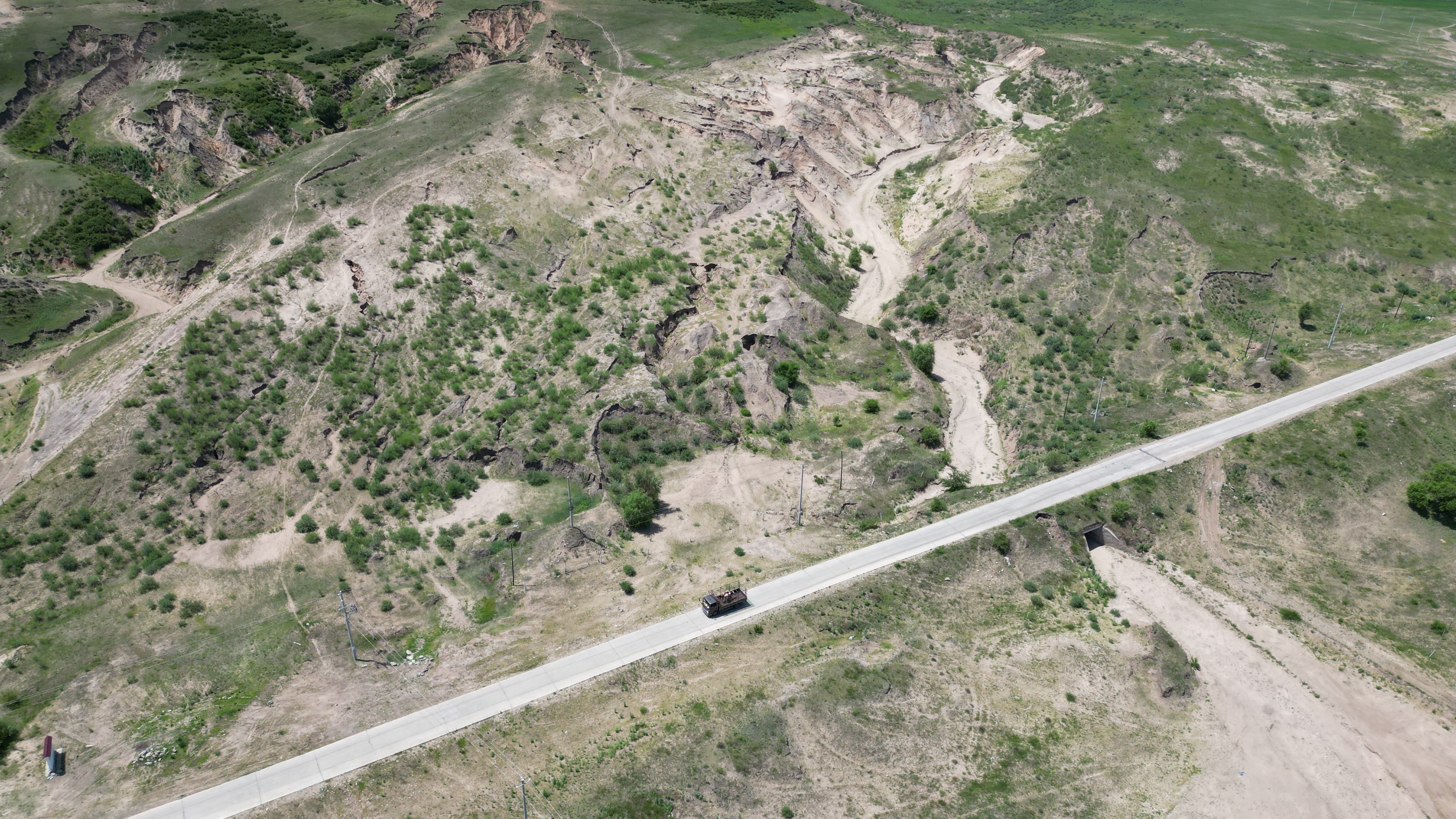 1689595533727176.jpg 科右中旗北部浅山丘陵区侵蚀沟情况 毕力格摄.JPG