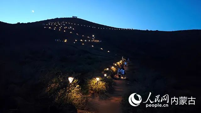 大青山国家登山健身步道。人民网记者 张雪冬摄