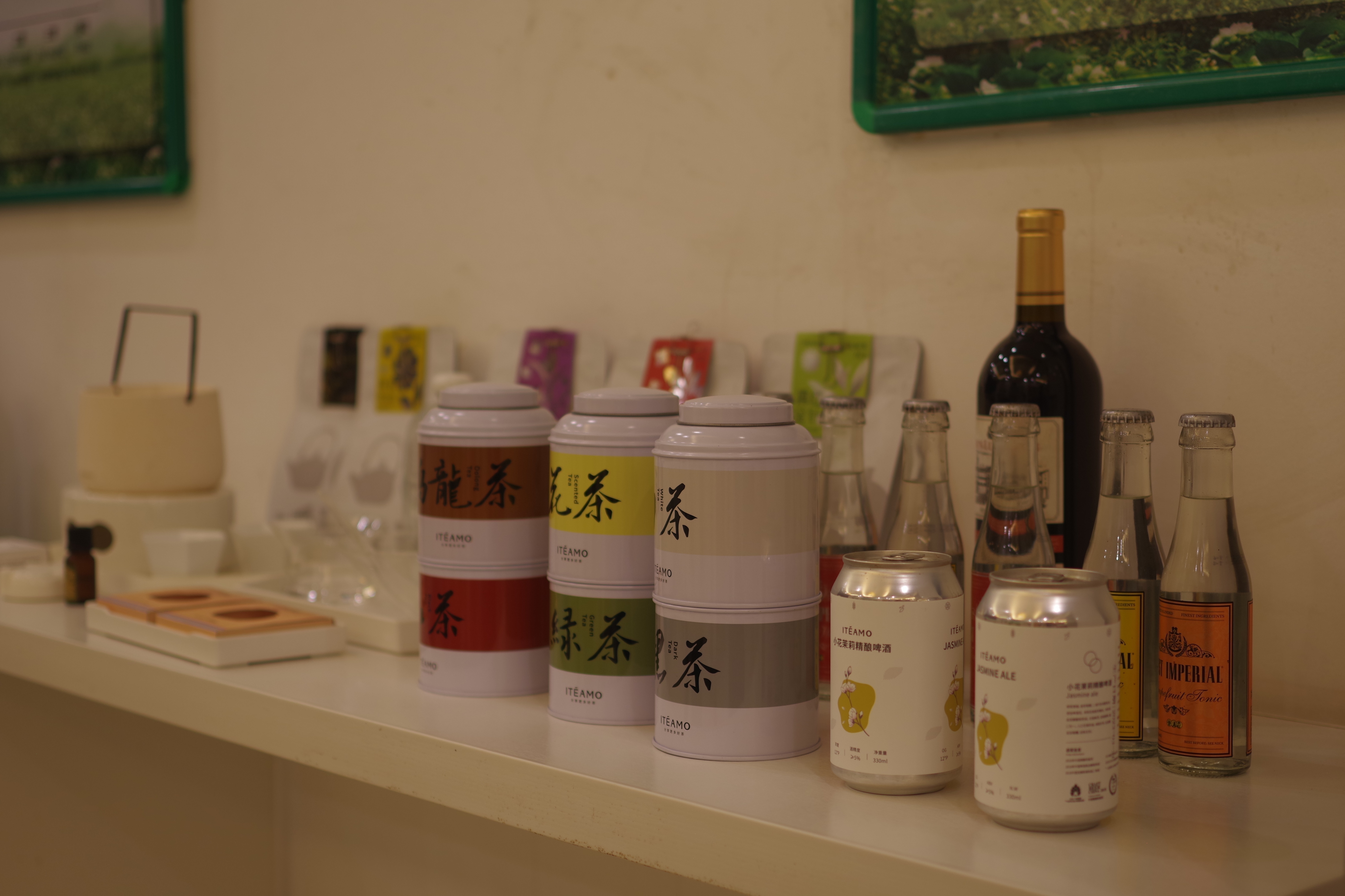 1690613896762244.jpg 展厅内展出的产品。.JPG