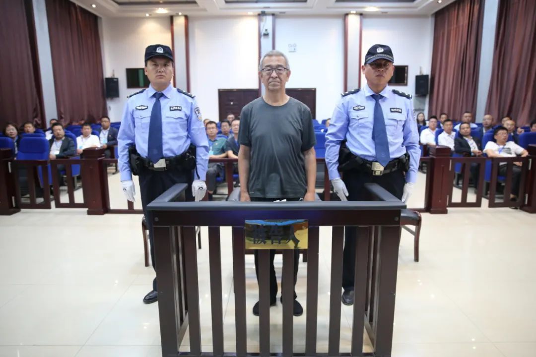 青藏铁路公司原总经理王忠玉受审，当庭认罪悔罪