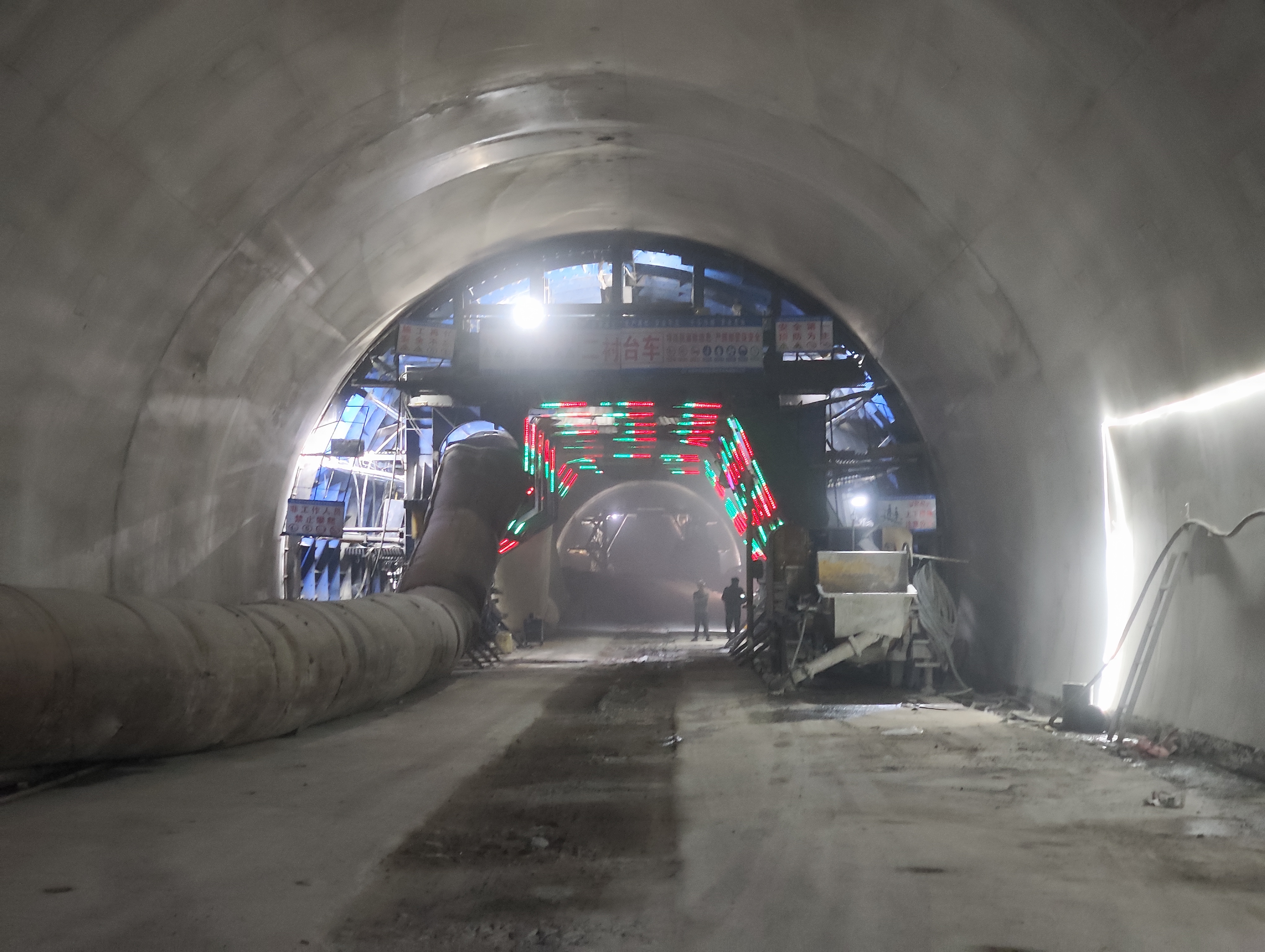 本桓高速公路项目建设全面掀起大干热潮_人民日报