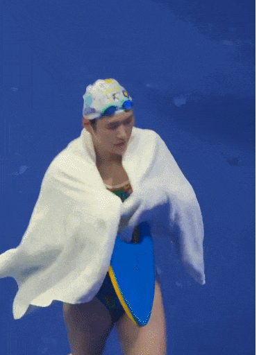 1695684103415360.gif 刚刚13.gif