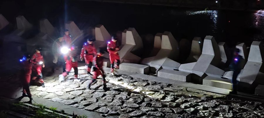 上海4岁女童走失背后，“野海滩”的另一面