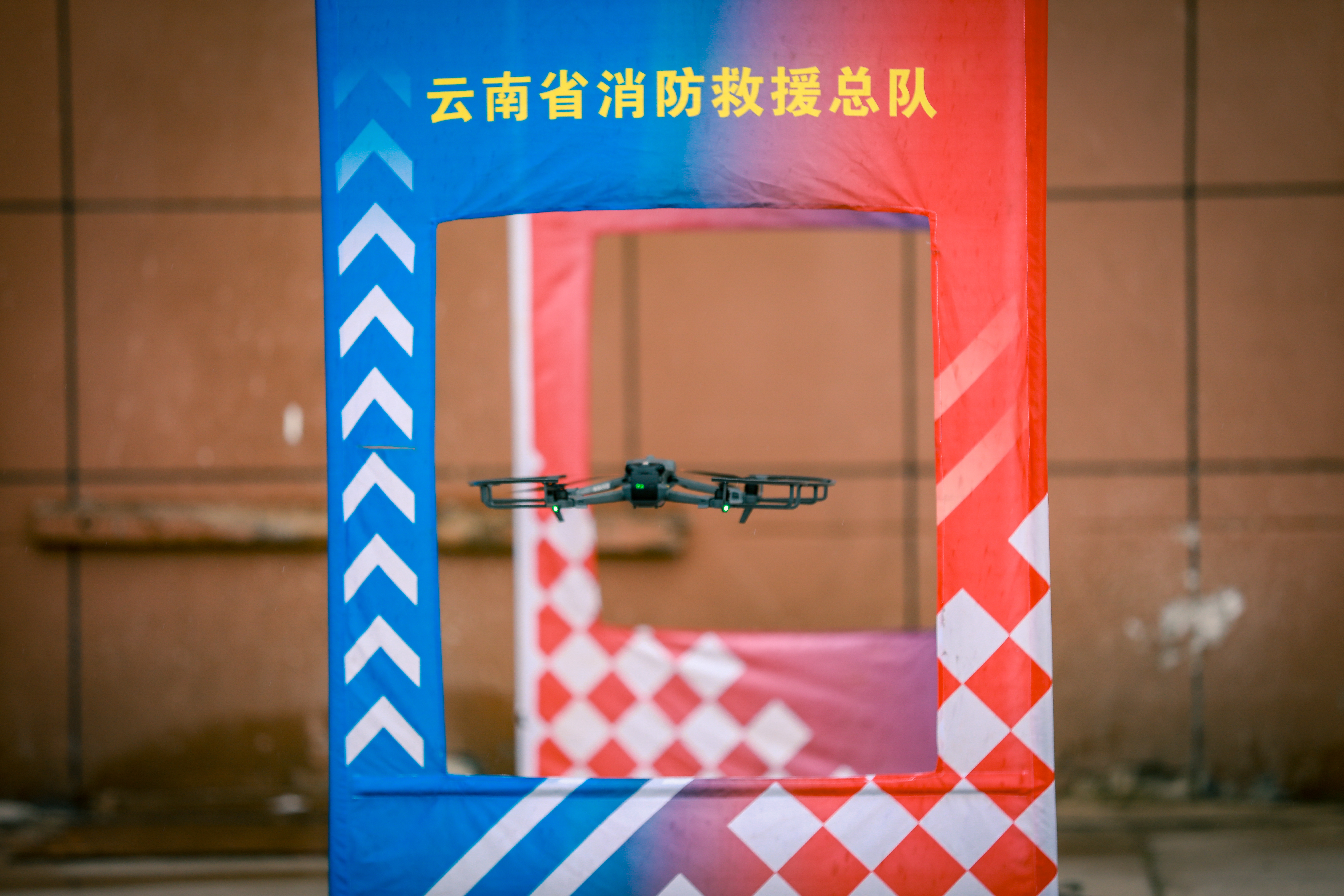 1700636239815034.jpg 【图6】“云岭利剑”比武中无人机科目。 井少祥摄.jpg