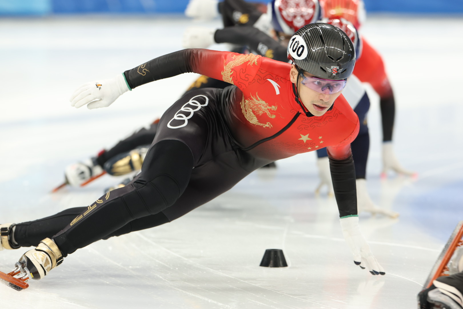 刘少昂获短道速滑世界杯男子1000米金牌