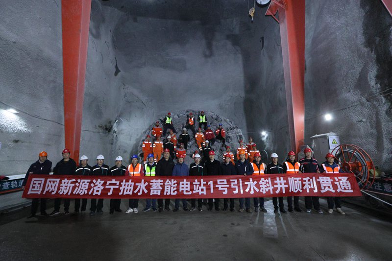 1702800914694355.jpg 贯通大合影.JPG