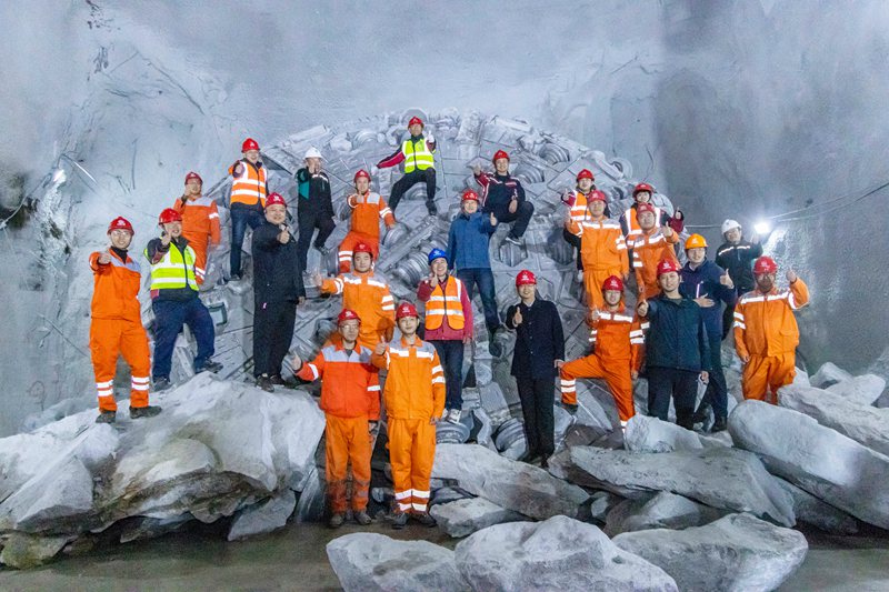 1702800926800854.jpg 合影.jpg