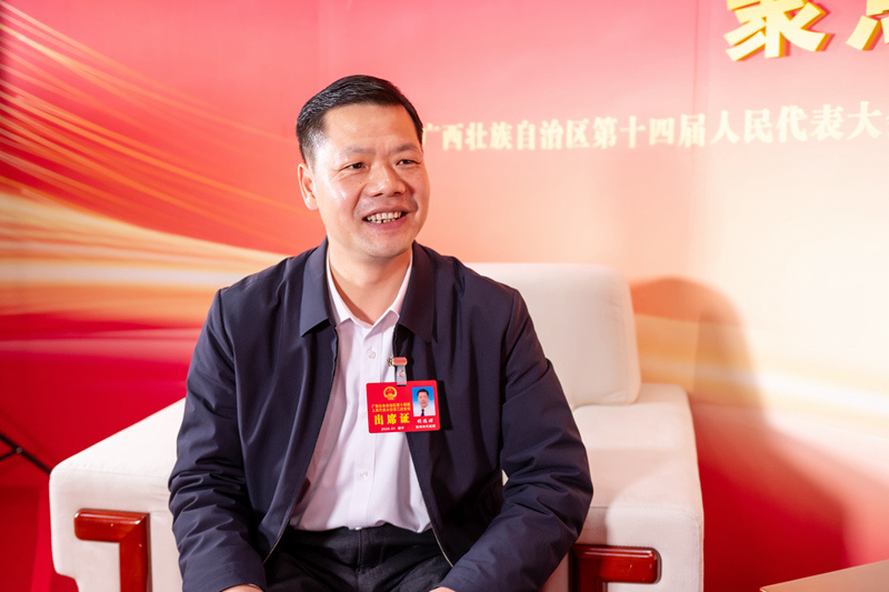 胡德珺代表接受专访。严立政摄.jpg