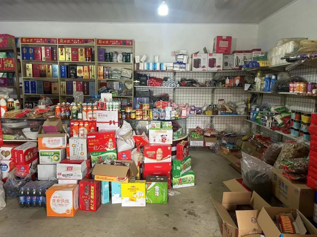 “搬家式”驰援！夏亚玲，你家小卖部被搬空了