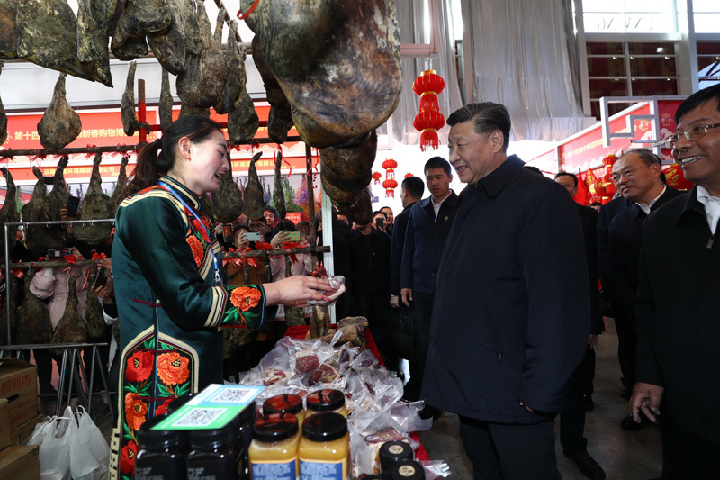 “跟着总书记一起过大年”｜办年货