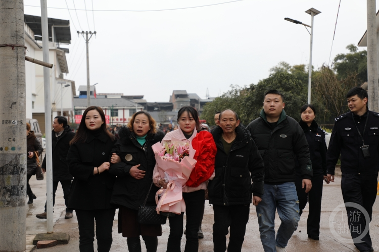 1708774309932601.png 001y6PXDly4hn4r06vlk4j60ku0dwdty02.png