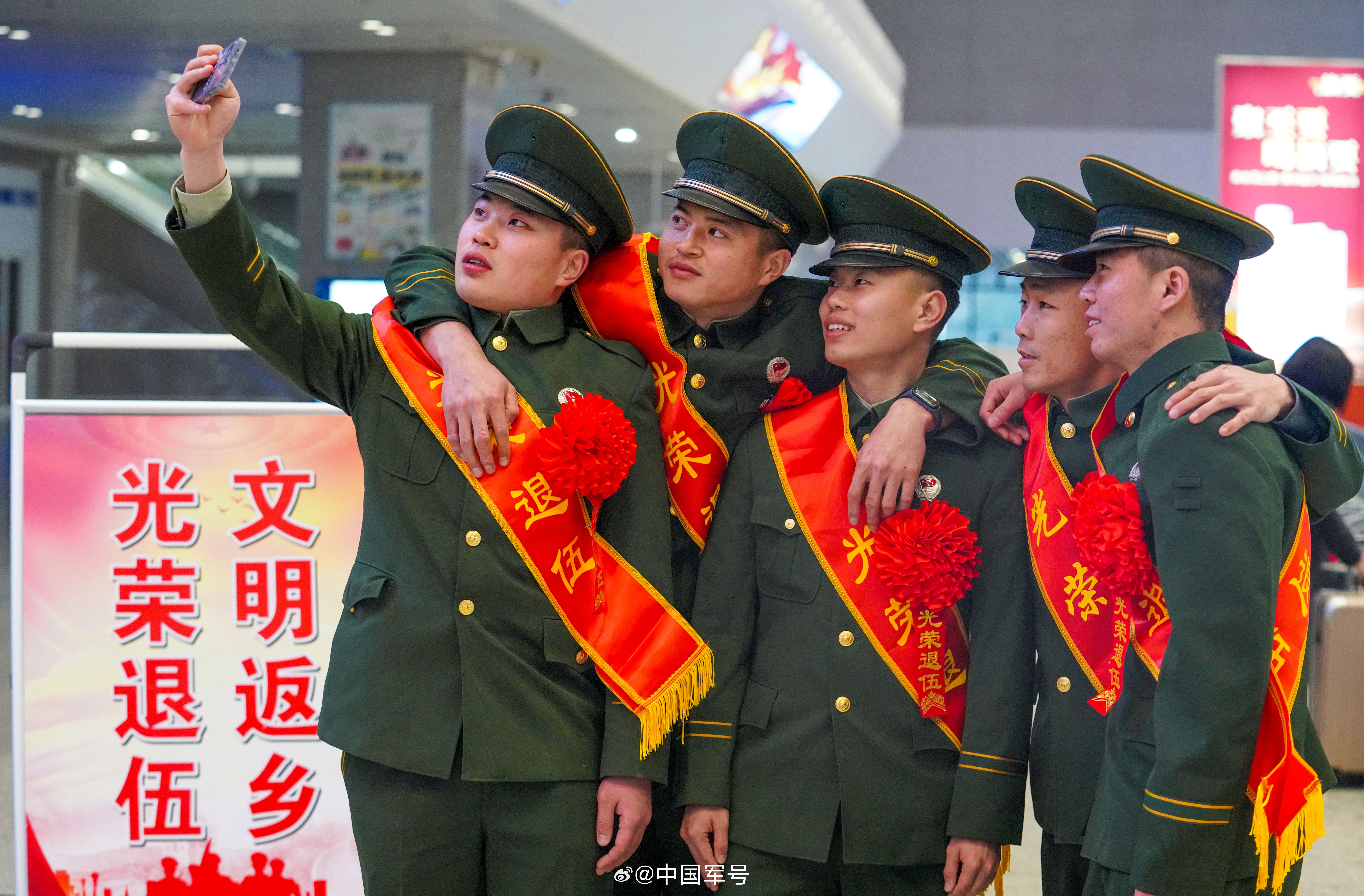 1709295139691723.jpg 008rKb6ply1hnbp1xn1xtj37974rnhe1.jpg