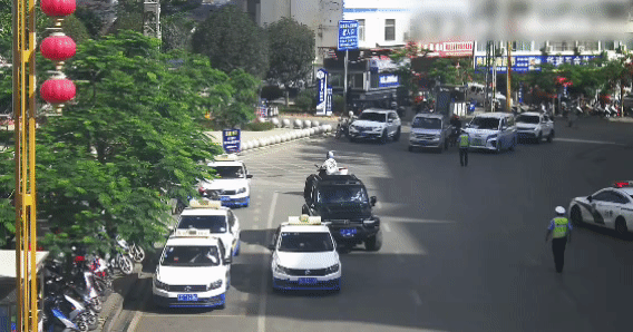 1715165517284455.gif 进入医院.gif