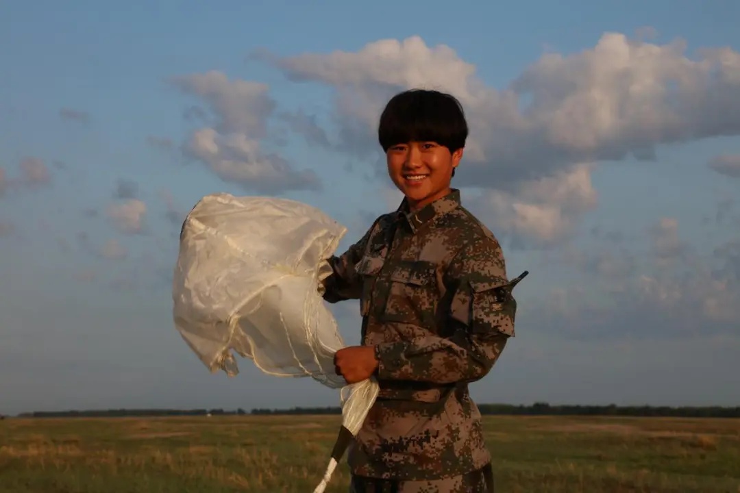 1716277877789891.jpg 23岁2.jpg