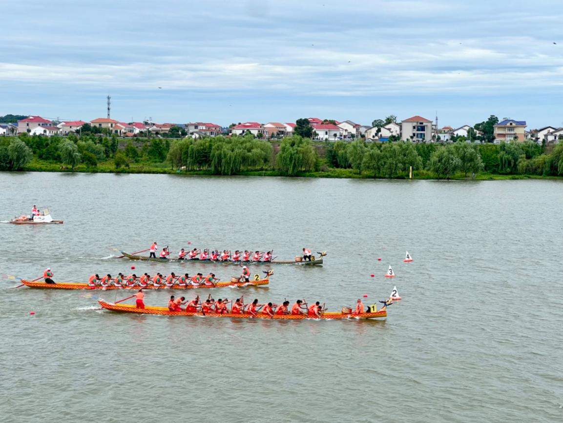 1717664752440450.png 龙舟竞渡场景.png