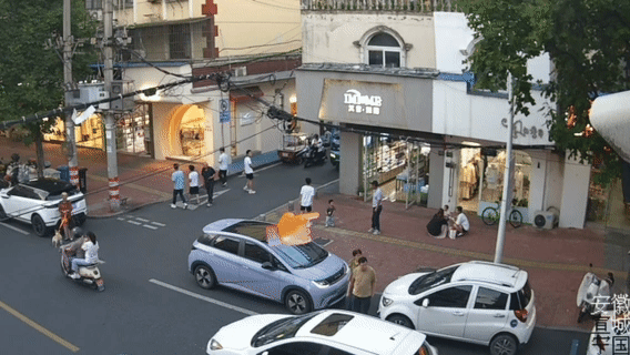 1718093816348247.gif 2.gif