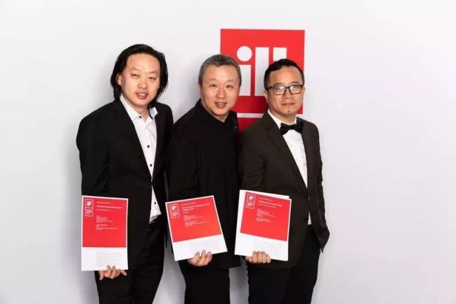 三位获奖者：赵俊杰、李谦（中）王成福