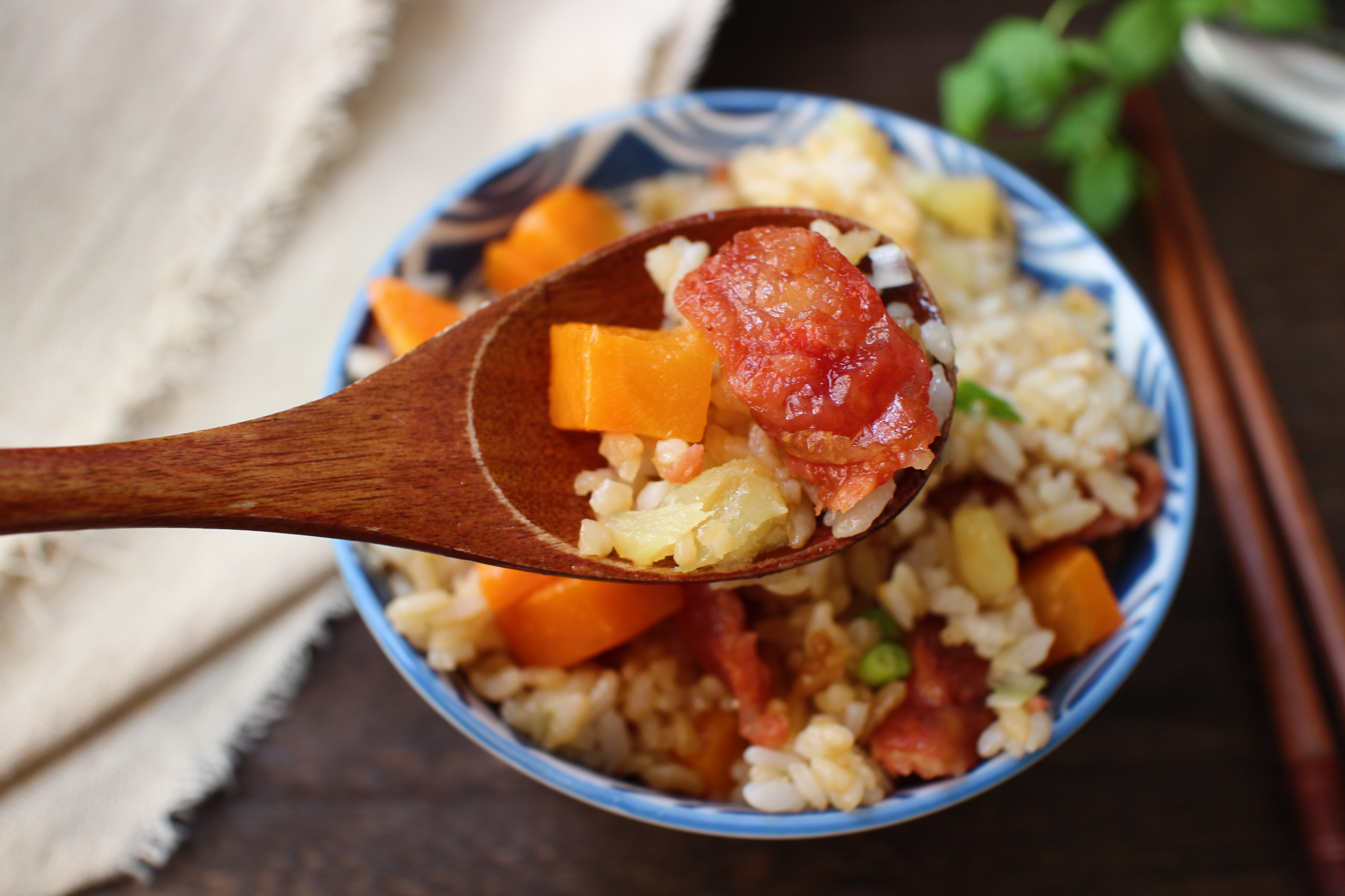 夏天很喜欢这样做米饭不用开火香喷喷饭菜一锅出每回都吃撑
