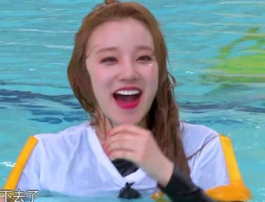 宋雨琦颜值全靠发型撑当看到她在跑男落水时让人很意外