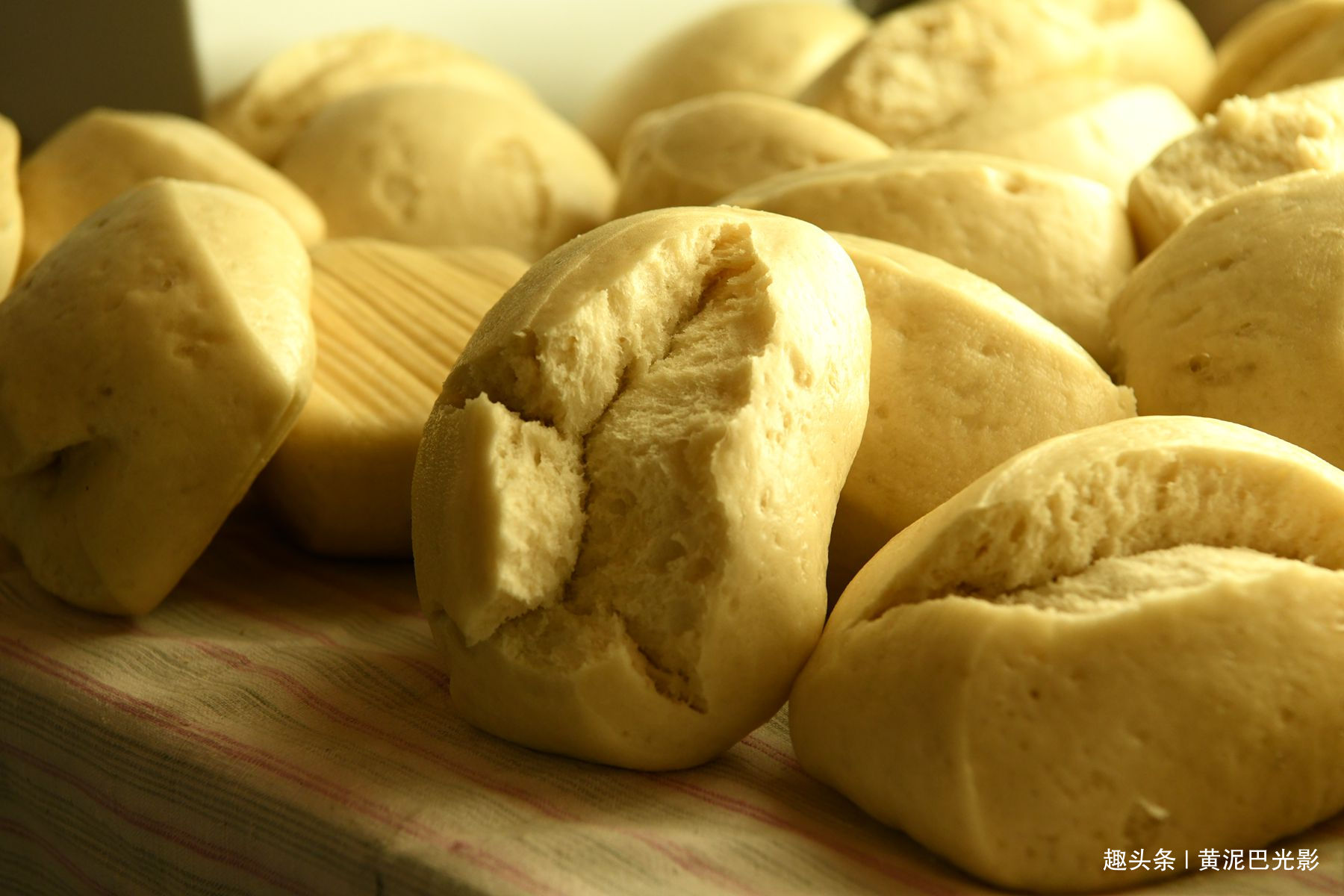 山西农村大妈柴火蒸的大馒头,个个都是"开口笑",看是啥个样