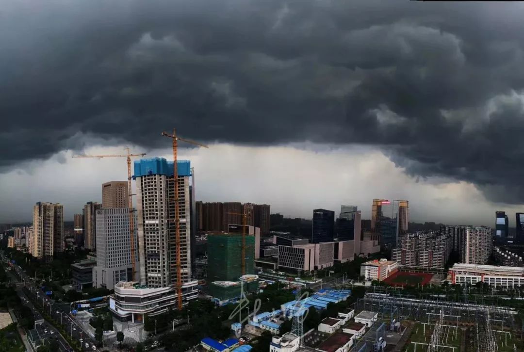 强雷雨8级风杀到佛山将开启下开水模式台风在发货路上