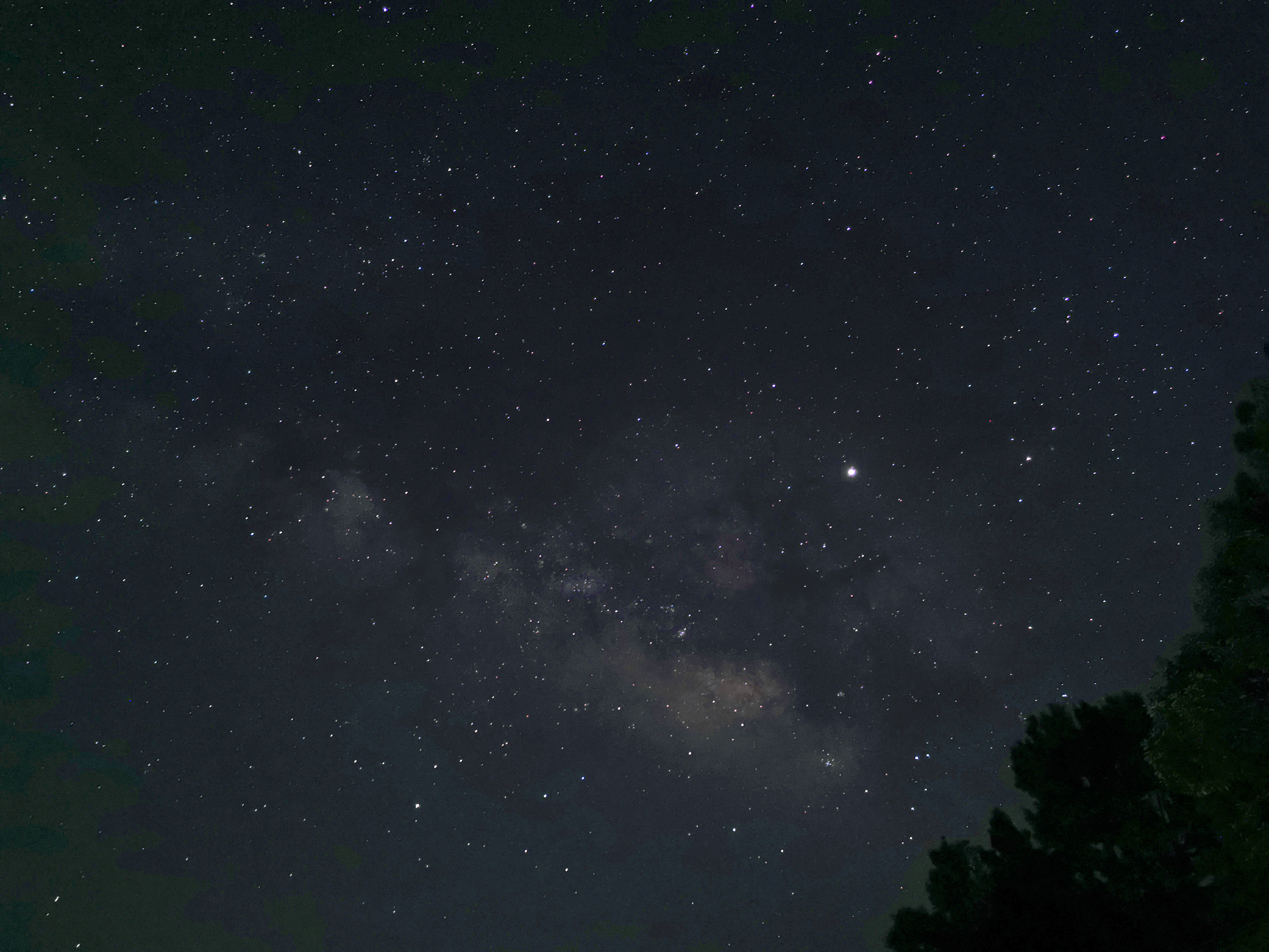 湖南大山的夏夜星光灿烂凉风习习楼顶上仰望星空