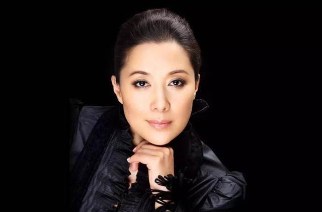 董事长安庭光明网讯(记者王春晓)1998年话剧《德龄与慈禧》在香港首演