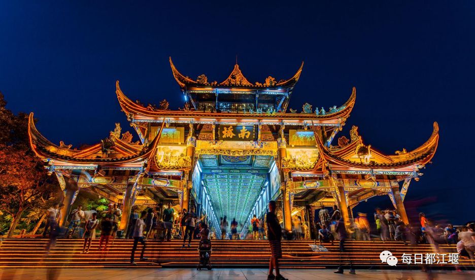 当tiktok达人遇上熊猫家园都江堰会是一种怎样的体验