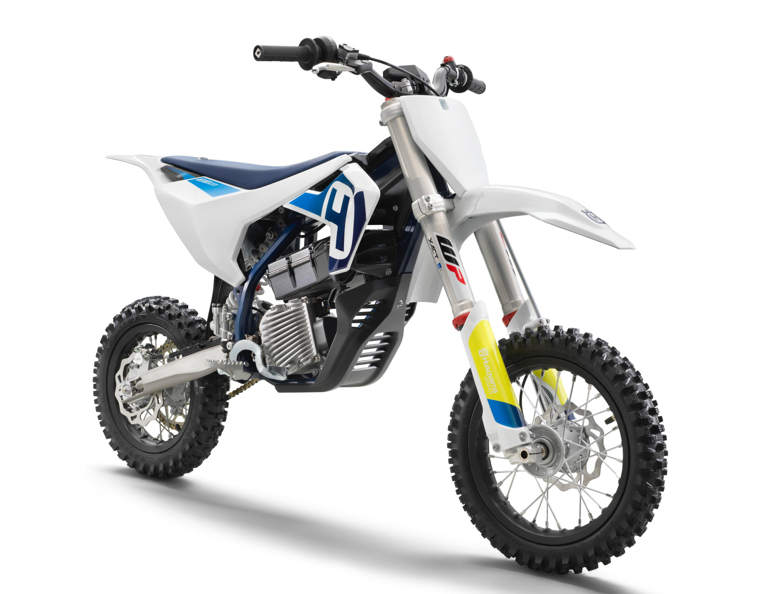 年轻越野者新宠胡思瓦纳ee5小型电动越野车今年7月全球发售