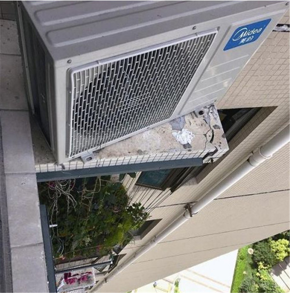图7  空调外挂机应当加固
