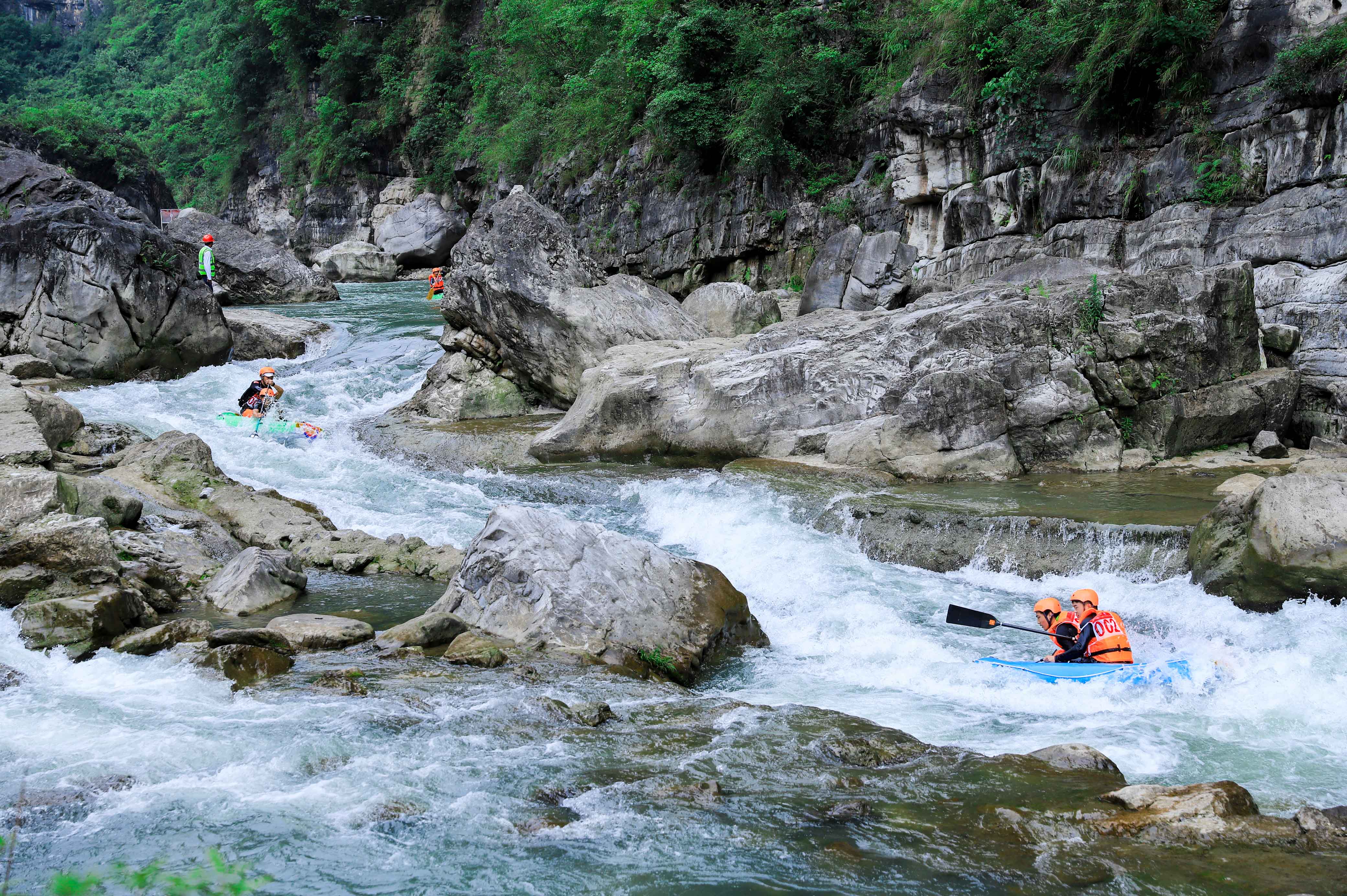 秭归九畹溪漂流不止欢笑与尖叫还有巴楚遗迹峡江风光让人醉
